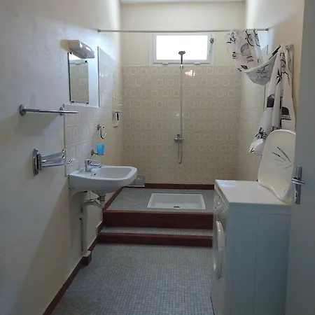 A Dans La Plaine Du Reginu 2, Pour 3 Personnes *